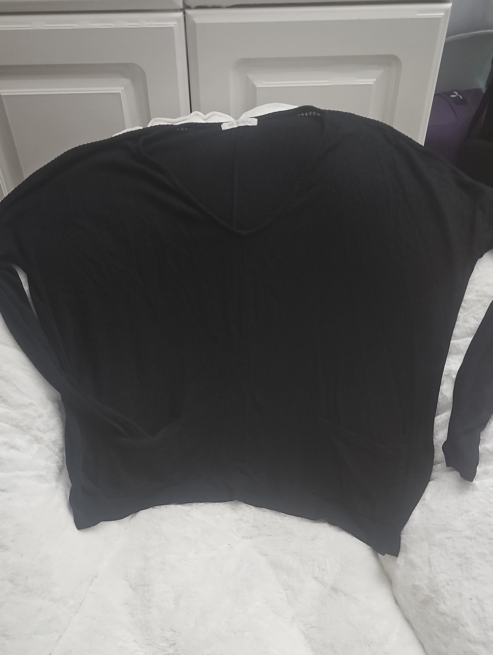 ⚜️Women’s Black V-Neck Lightweight Sweater